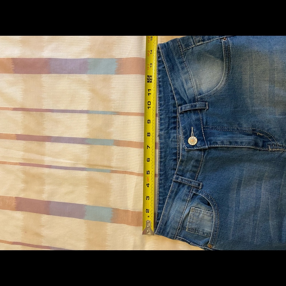 Distressed jeans - Picture 3 of 3